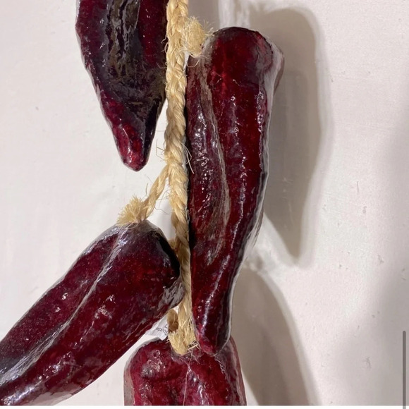 Vintage Decorative Paper Maché Deep Red Peppers On A Braided Rope - Picture 9 of 15